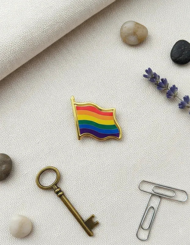 Pin Bandera Orgullo Diversidad Lgbt Metalico