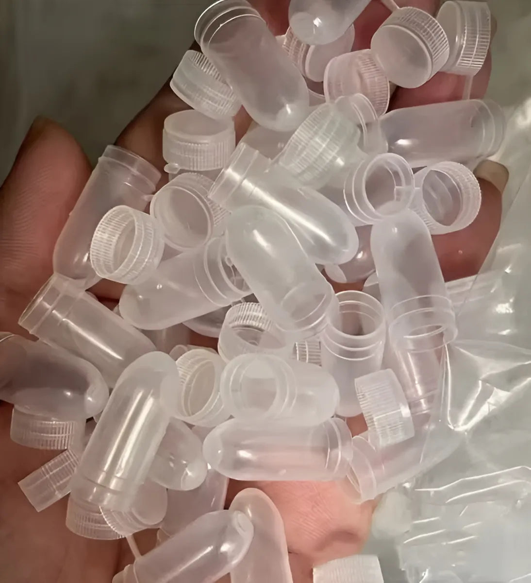 Mini Capsulas Plasticas Transparentes Con Tapa Pack X20u 2ml fede adelante 017