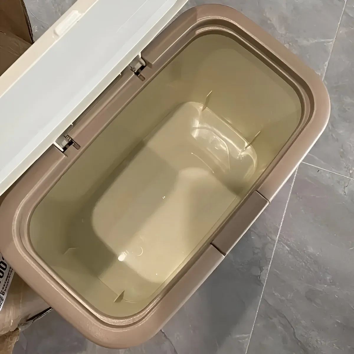 Papelera Moderna Abre Facil Ideal Dormitorio Capacidad 15lt Blanca