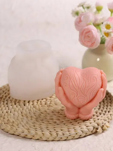 Molde De Silicona Para Velas Corazón Entre Manos Ideal Cera