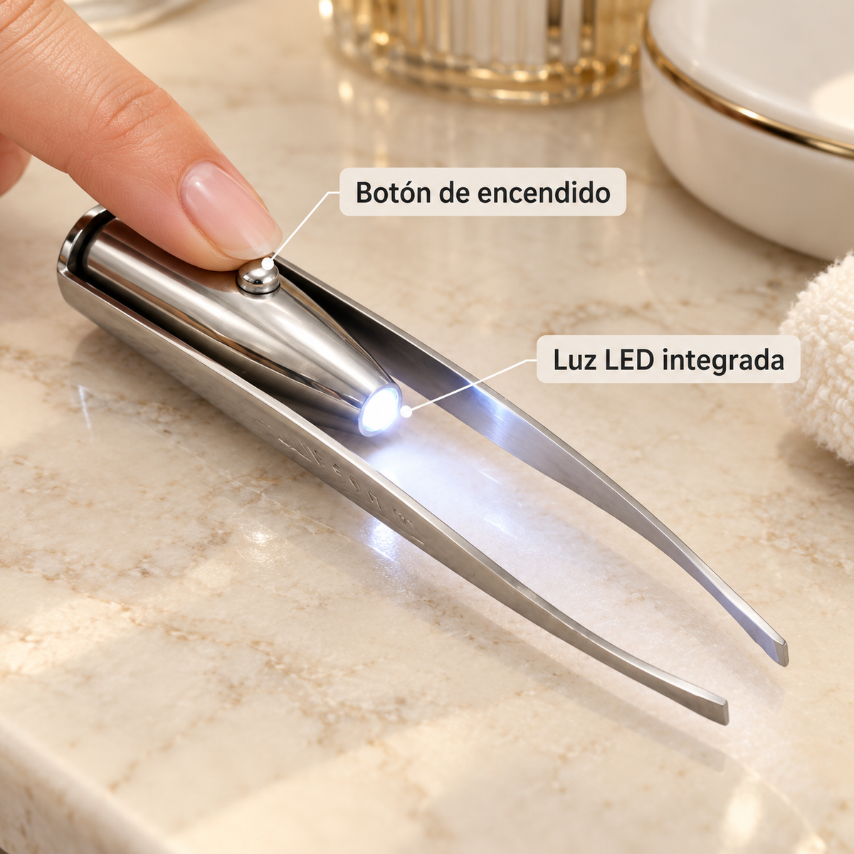 Pinza De Cejas Con Luz Led Acero Inoxidable Punta Biselada